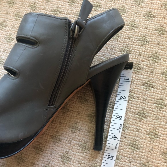 COACH SANDRA Platform Heels Gray (GRAPHITE) Size 8 - Picture 6 of 8